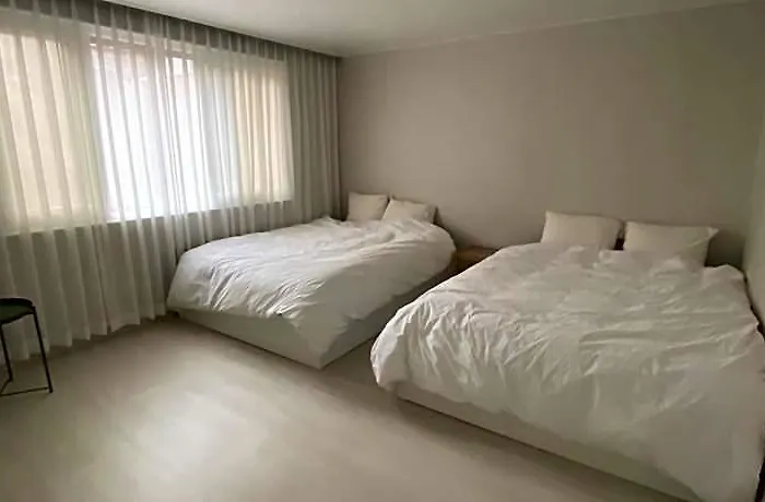 High Street Hotel 2*